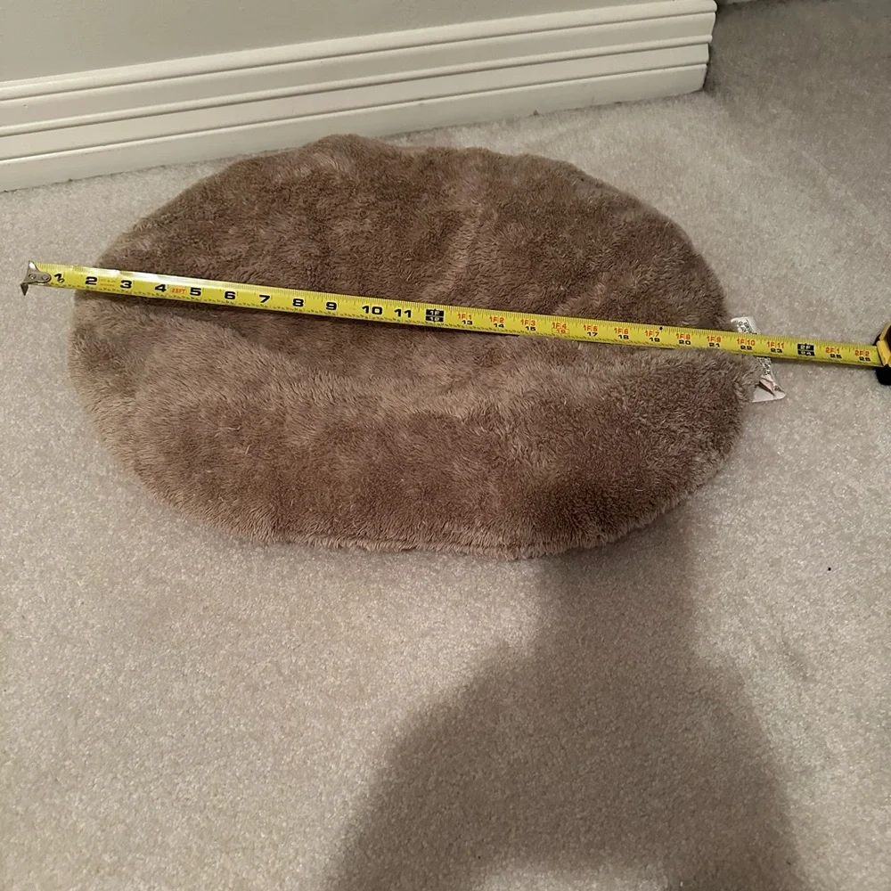 OVAL PET BED PILLOW SMALL DOG PUPPY CAT KITTY COMFY BROWN TAN BEIGE 23”x18”RED